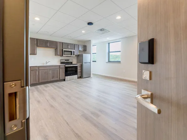 200 Michigan St #903, Hancock, MI 49930