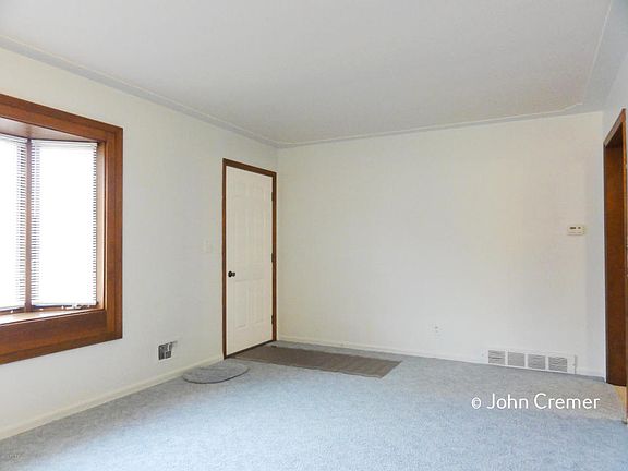 4th image of 496 Kenton St SE