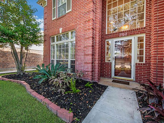 3rd image of 3726 Landon Park Dr