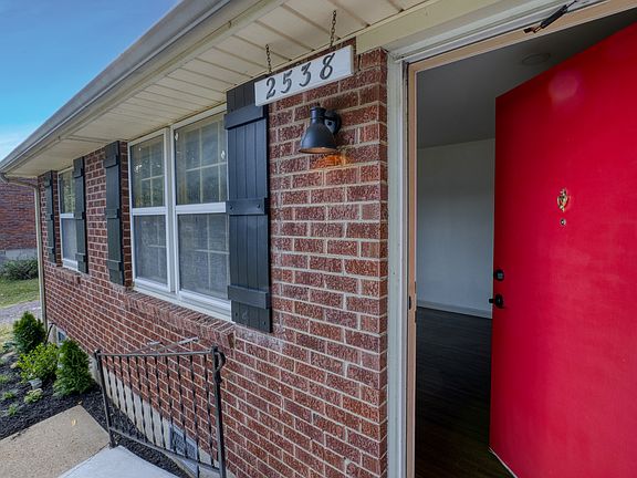 5th image of 2538 Woodberry Dr