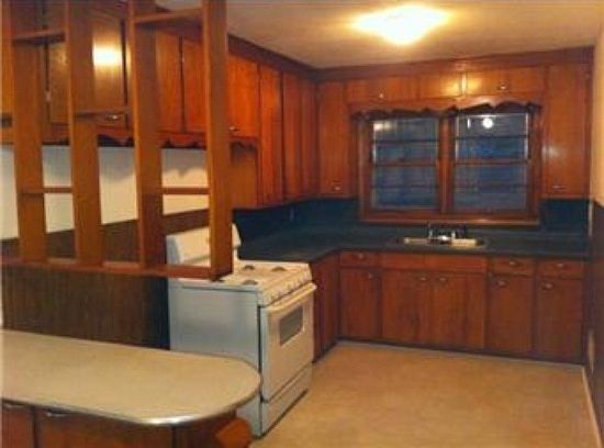 5th image of 10104 White Ave
