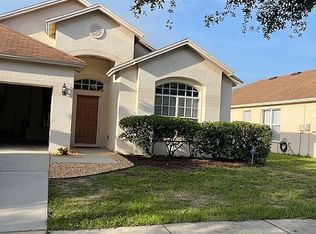 1144 Barclay Wood Dr, Ruskin, FL 33570