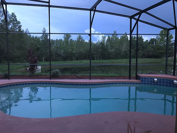 2nd image of 221 Roscommon Ct