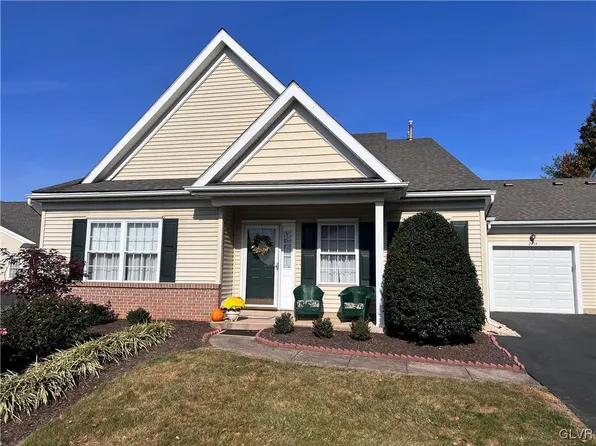 2455 Steeplechase Dr, Macungie, PA 18062