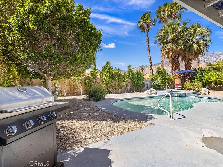 1479 E Francis Dr — Photo 34