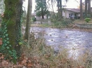 335 Hankins Dr, Saint Helens, OR 97051