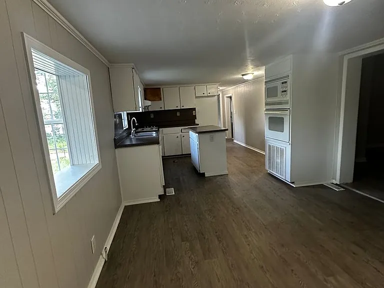 742 Old Sulphur Springs Rd — Photo 17