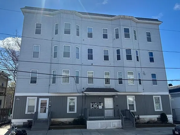 11 Lilley Ave, Lowell, MA 01850