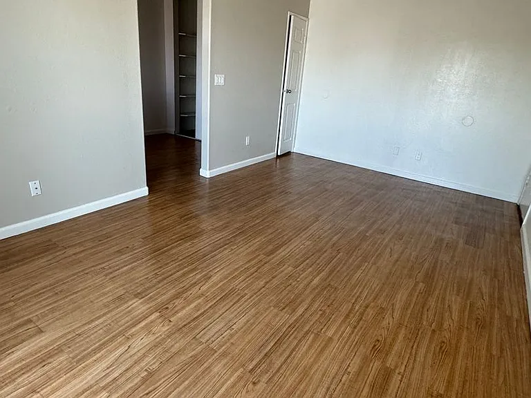 Canyon Club Apartments — Photo 30