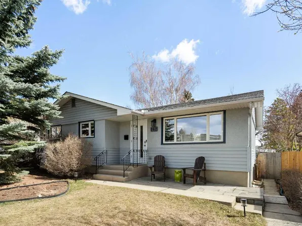 142 W Winston Dr SW, Calgary, AB T3C 2P9