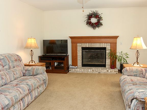 4th image of 572 Fox View Ct