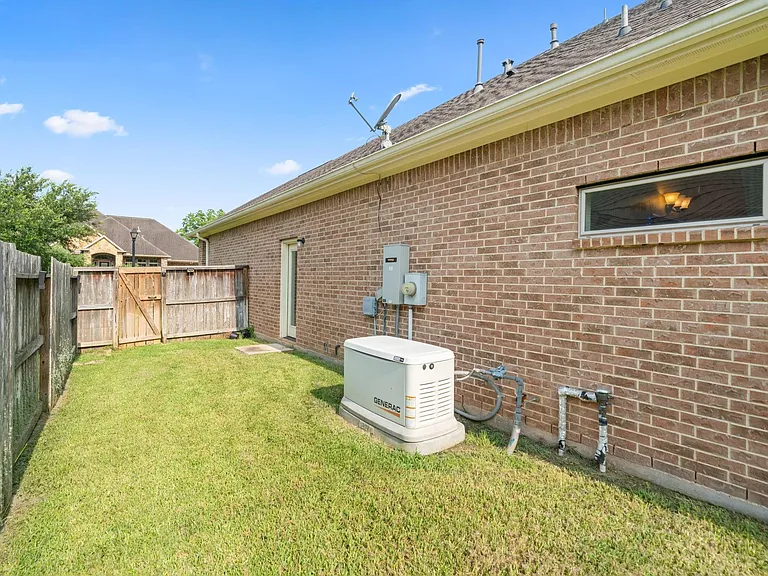 32219 Waterford Crest Ln — Photo 41