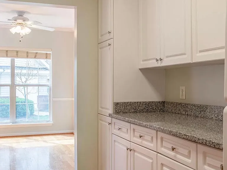 7000 Falls Reach Dr #102 — Photo 24