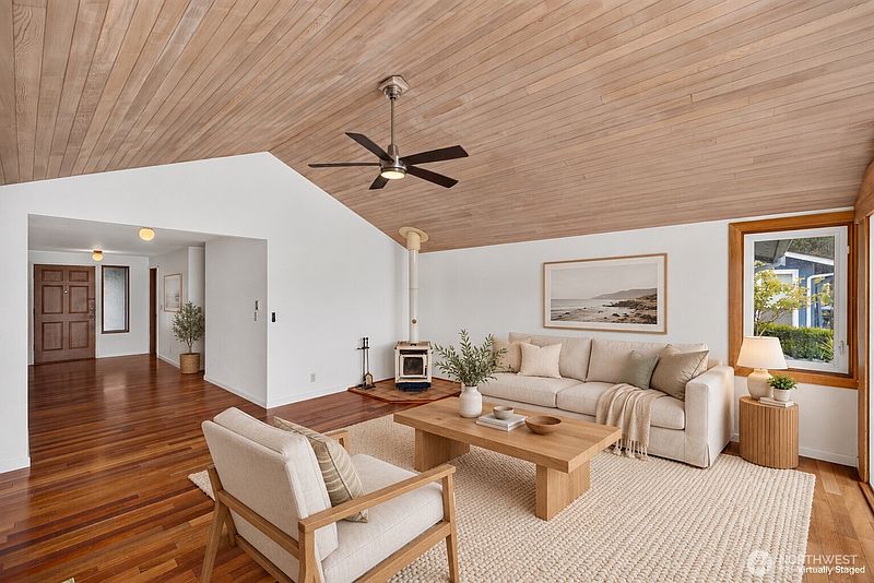 3rd image of 103 Chinook Place