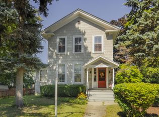 111 E Lincoln Ave, Wheaton, IL 60187