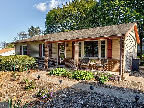 2nd image of 232 Fairlawn Ave