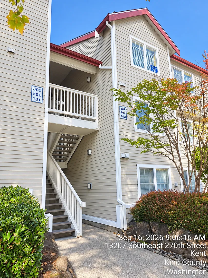 Welcome Home! Beautiful, Like-New 2-Bedroom Condo in a Convenient Location — Photo 1