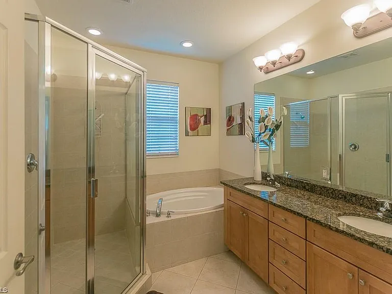 9102 Chula Vista St #11302 — Photo 21