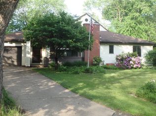 2921 Hastings Rd, Erie, PA 16506