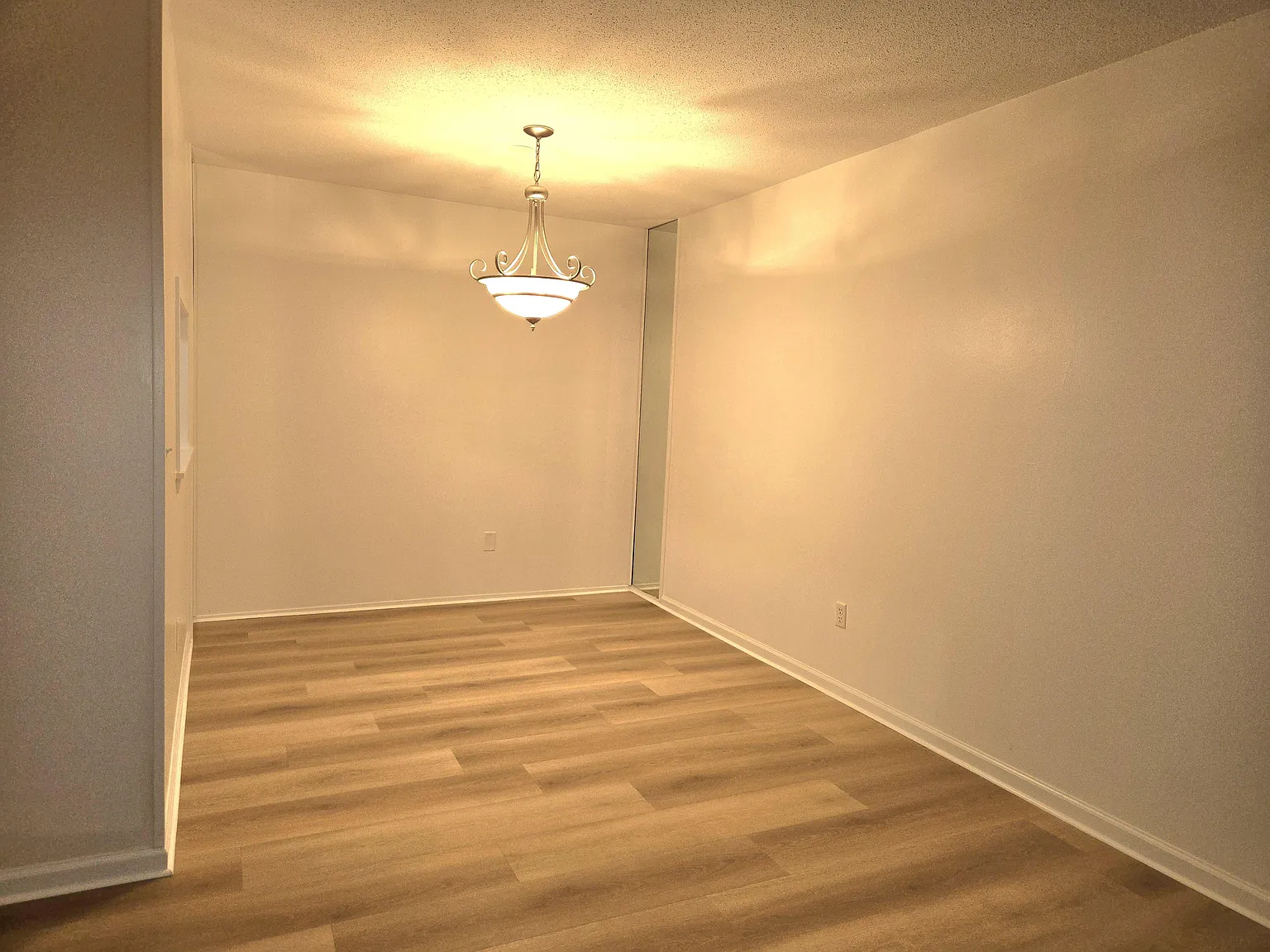 2 bed, 1250 sqft, $2,198 — Photo 3