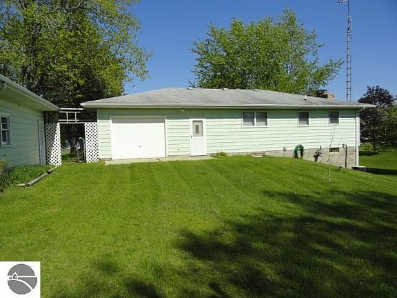 4th image of 1014 Essex Dr