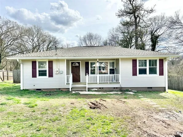 207 Alexander Ave, Lindale, GA 30147