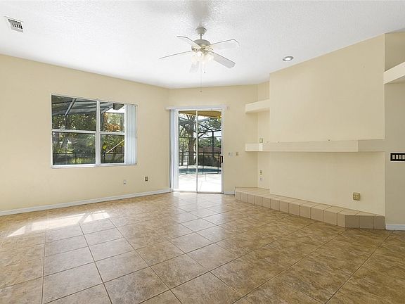 4th image of 13559 Falcon Pointe Dr
