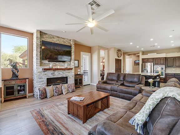5th image of 24 E Sagebrush Dr