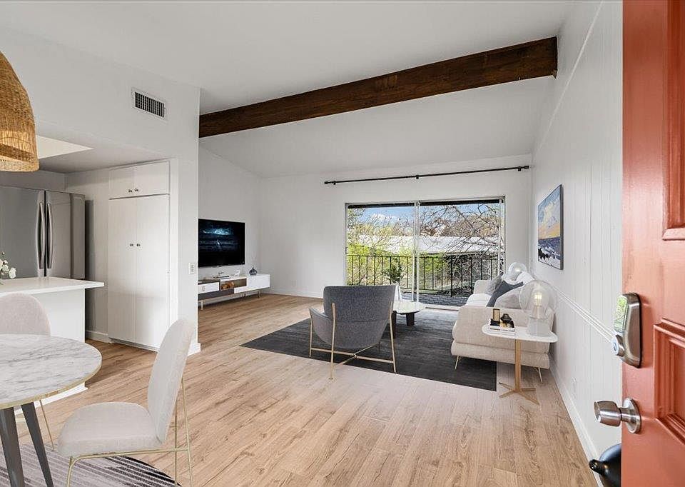 1st image of 1304 Mariposa Dr APT 206