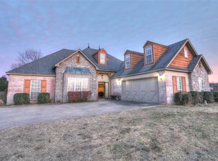 22115 S Dogwood Dr, Claremore, OK 74019