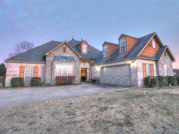 22115 S Dogwood Dr, Claremore, OK 74019