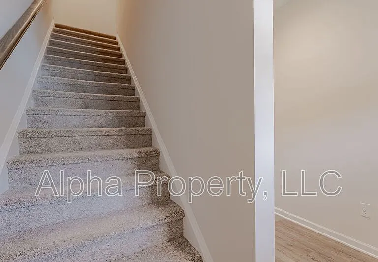 8 Sabine Leaf Ct — Photo 3