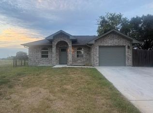 1509 Lakeview Dr, Lockhart, TX 78644