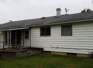 1218 S McKinley Ave, Freeport, IL 61032