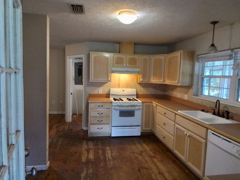 8264 Smith Creek Rd, Sopchoppy, FL 32358 Zillow