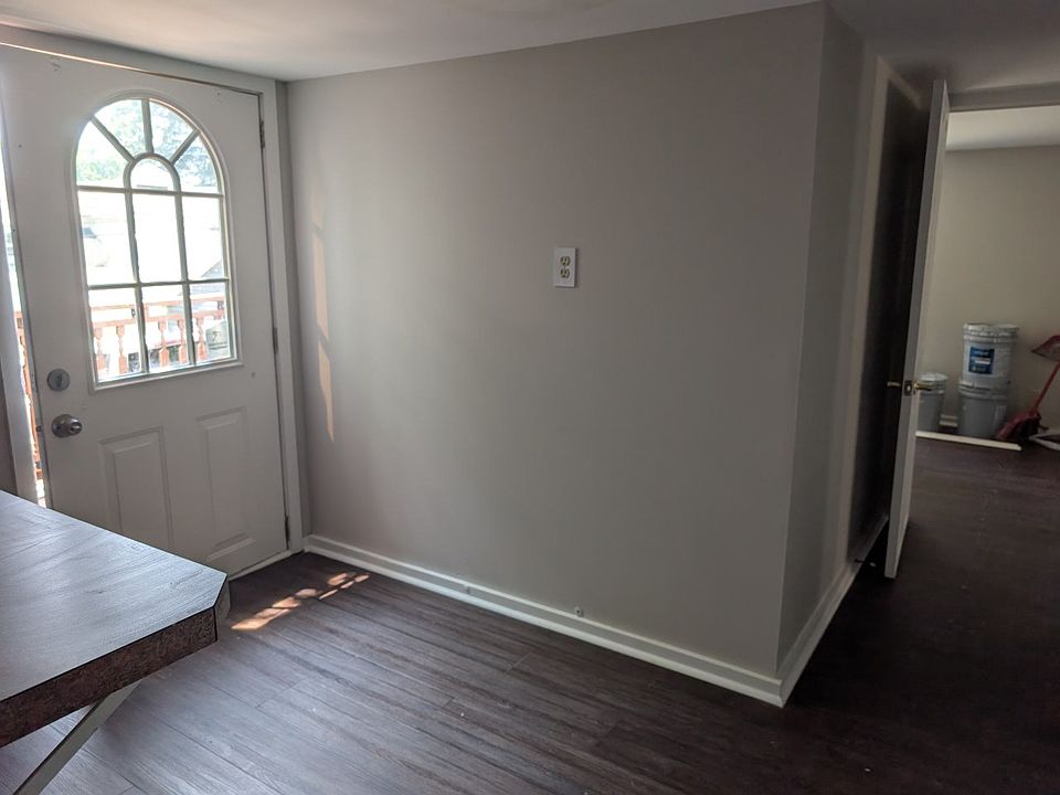 1st image of 728 E Main St APT 4