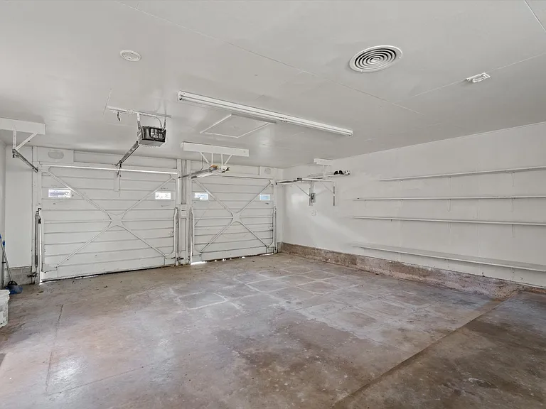 4402 Terrilance Dr — Photo 29