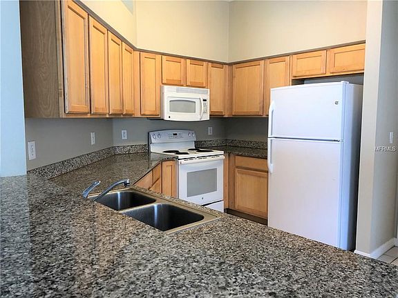 5th image of 7710 Carriage Pointe Dr