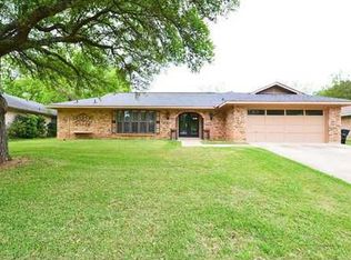 7370 Camelback Dr, Shreveport, LA 71105