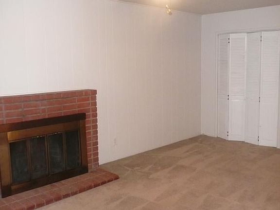 2nd image of 1920 Stratford Way