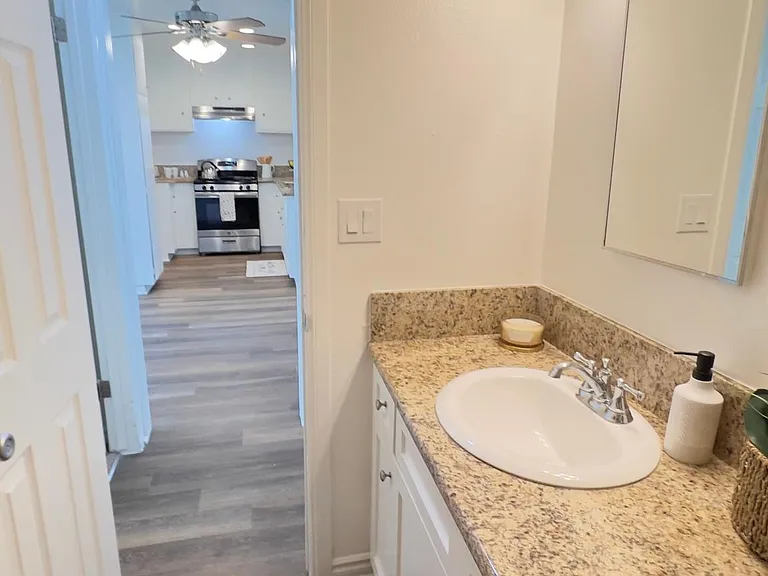 Downey North Apartments — Photo 7