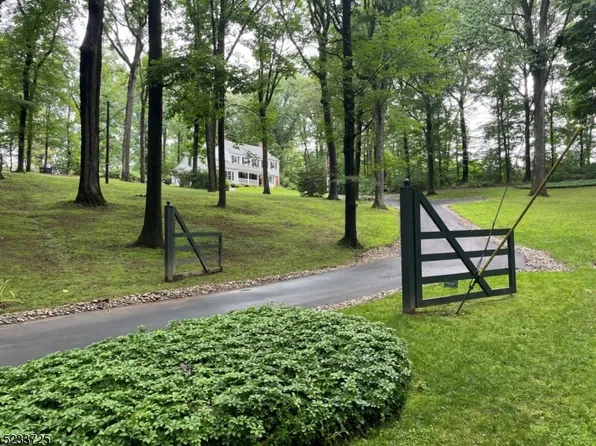 61 Anthony Wayne Rd, Harding Twp., NJ 07960