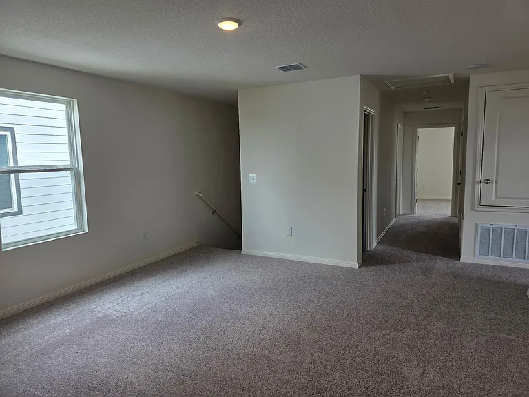 353 Enforcer Loop — Photo 9