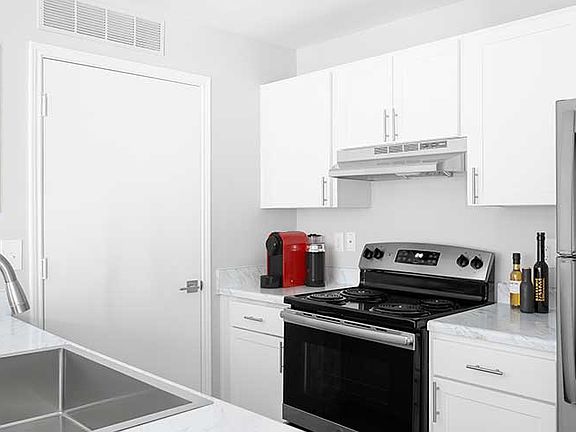 3rd image of 2000 Westborough Dr #7-704
