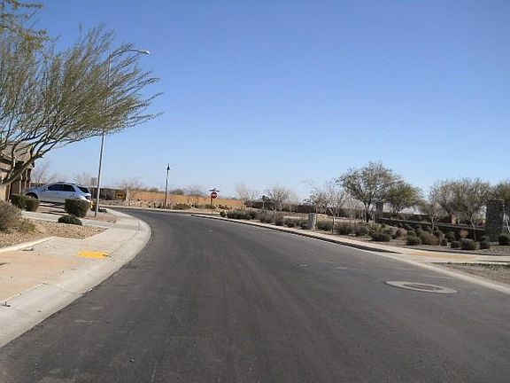 4th image of 37968 W San Capistrano Ave