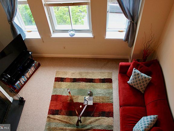 2nd image of 870 N 28th St APT 213