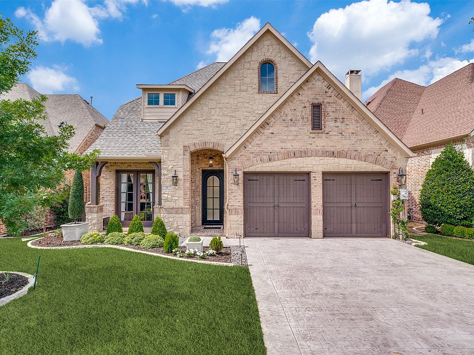 1st image of 29 Pristine Pond Dr