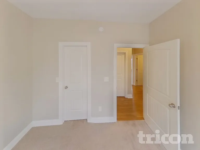 1306 Crescent Ridge Dr — Photo 17