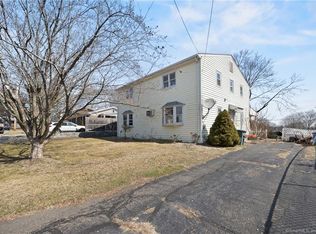 2 Campfield Dr, Fairfield, CT 06825
