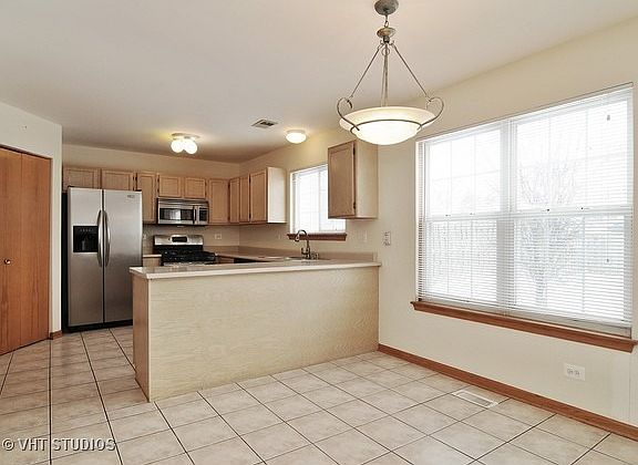 4th image of 72 Summerhill Dr